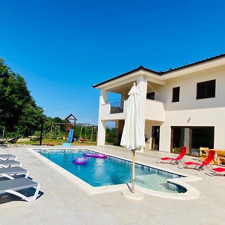 Villa Fluggi Near Labin Santalezi Kültér fotó