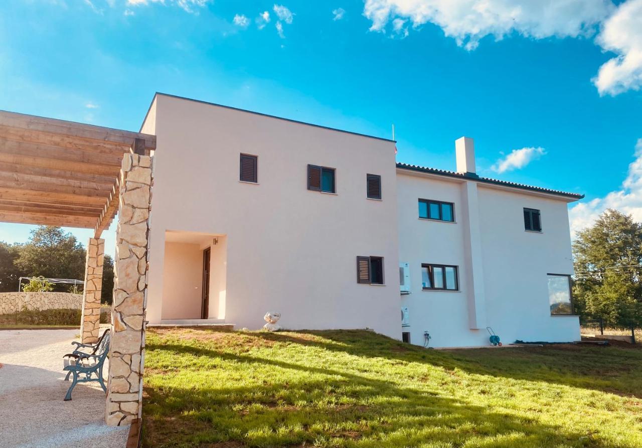 Villa Fluggi Near Labin Santalezi Kültér fotó