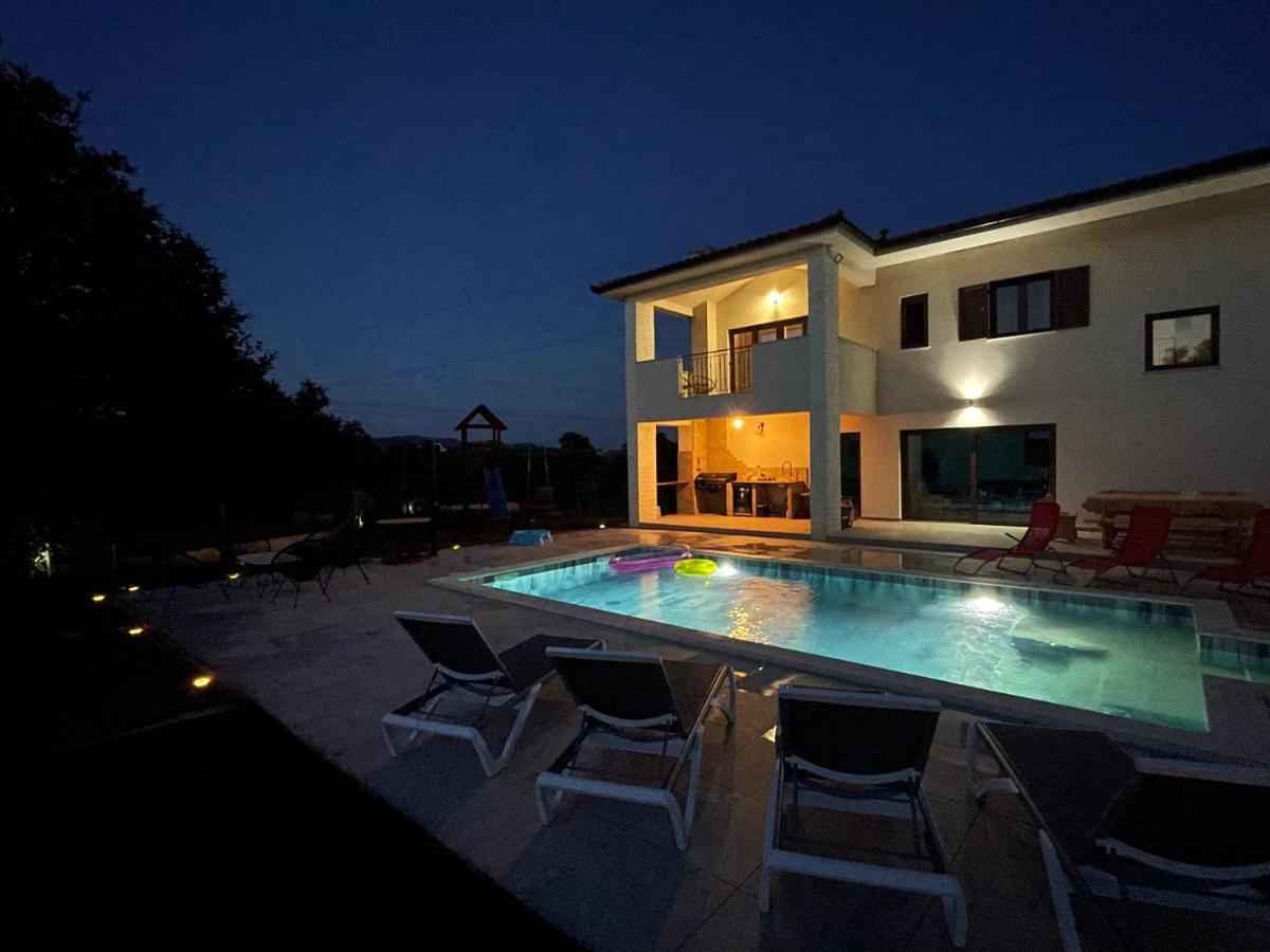 Villa Fluggi Near Labin Santalezi Kültér fotó